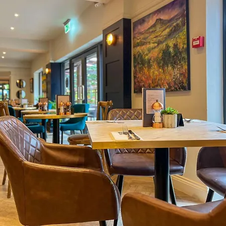 Sky Lodge, Great Ayton Spacious Dog Friendly Lodge With Hot Tub And On Site Bistro