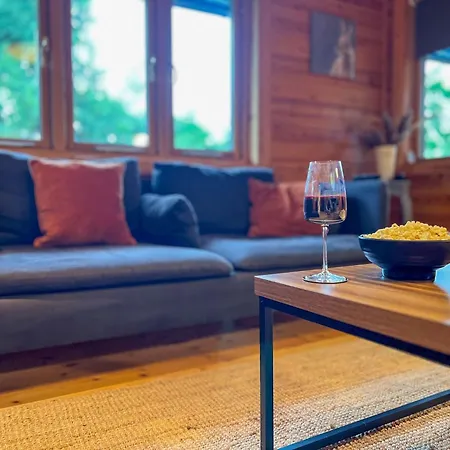 Sky Lodge, Great Ayton Spacious Dog Friendly Lodge With Hot Tub And On Site Bistro 펜션 *