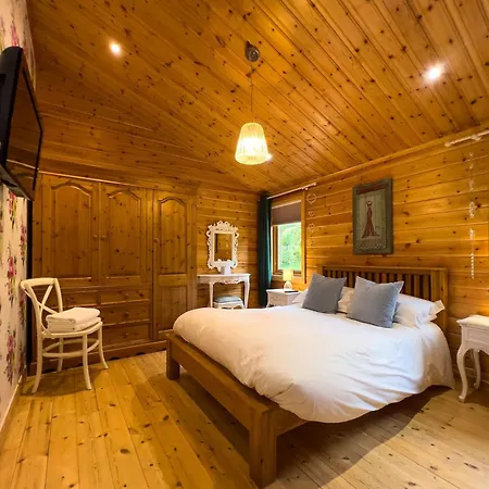 Sky Lodge, Great Ayton Spacious Dog Friendly Lodge With Hot Tub And On Site Bistro 그레이트 에이튼