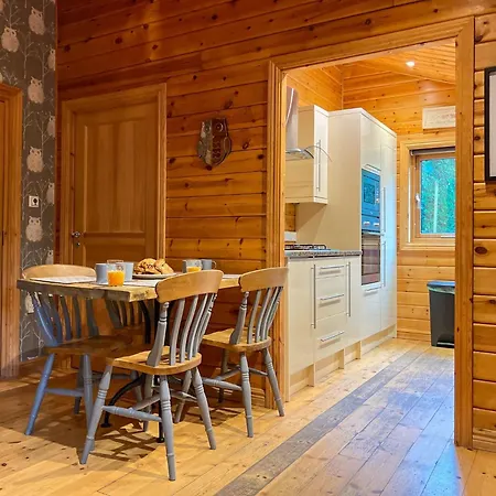 펜션 Sky Lodge, Great Ayton Spacious Dog Friendly Lodge With Hot Tub And On Site Bistro 그레이트 에이튼