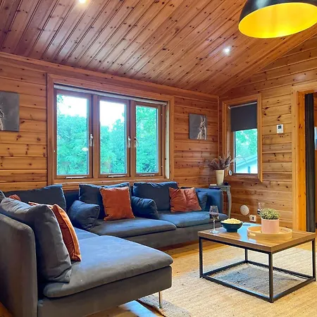 بيت للعطل Sky Lodge, Spacious Dog Friendly With Hot Tub And On Site Bistro *